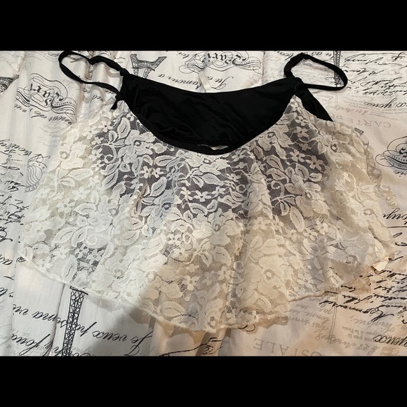 Lace crop top - Picture 2 of 2